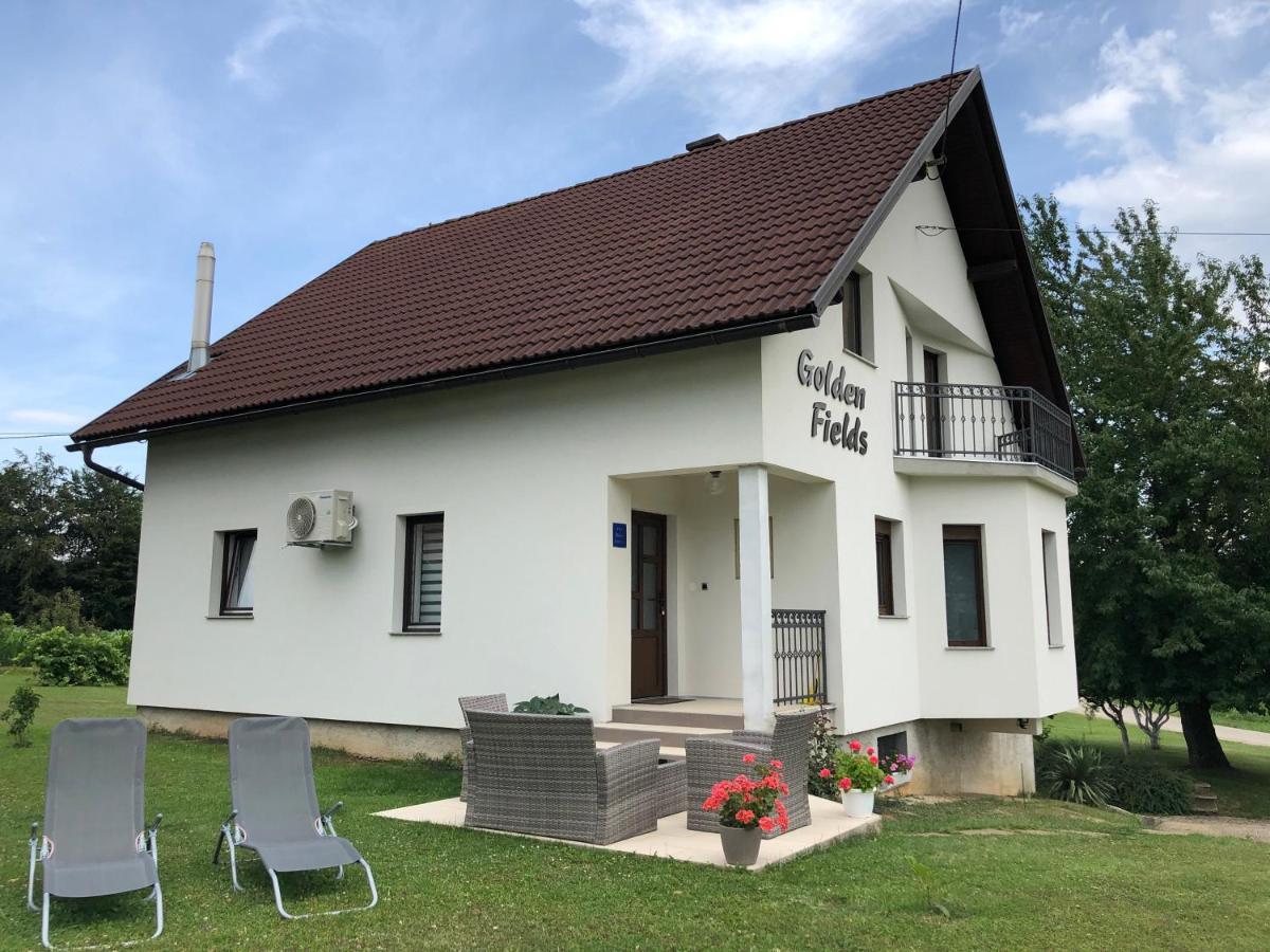 Apartment Golden Fields Смолянаць Екстер'єр фото