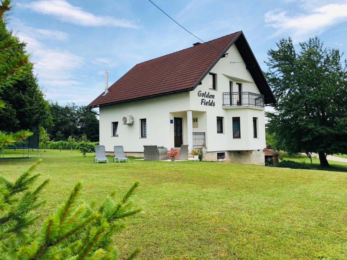 Apartment Golden Fields Смолянаць Екстер'єр фото