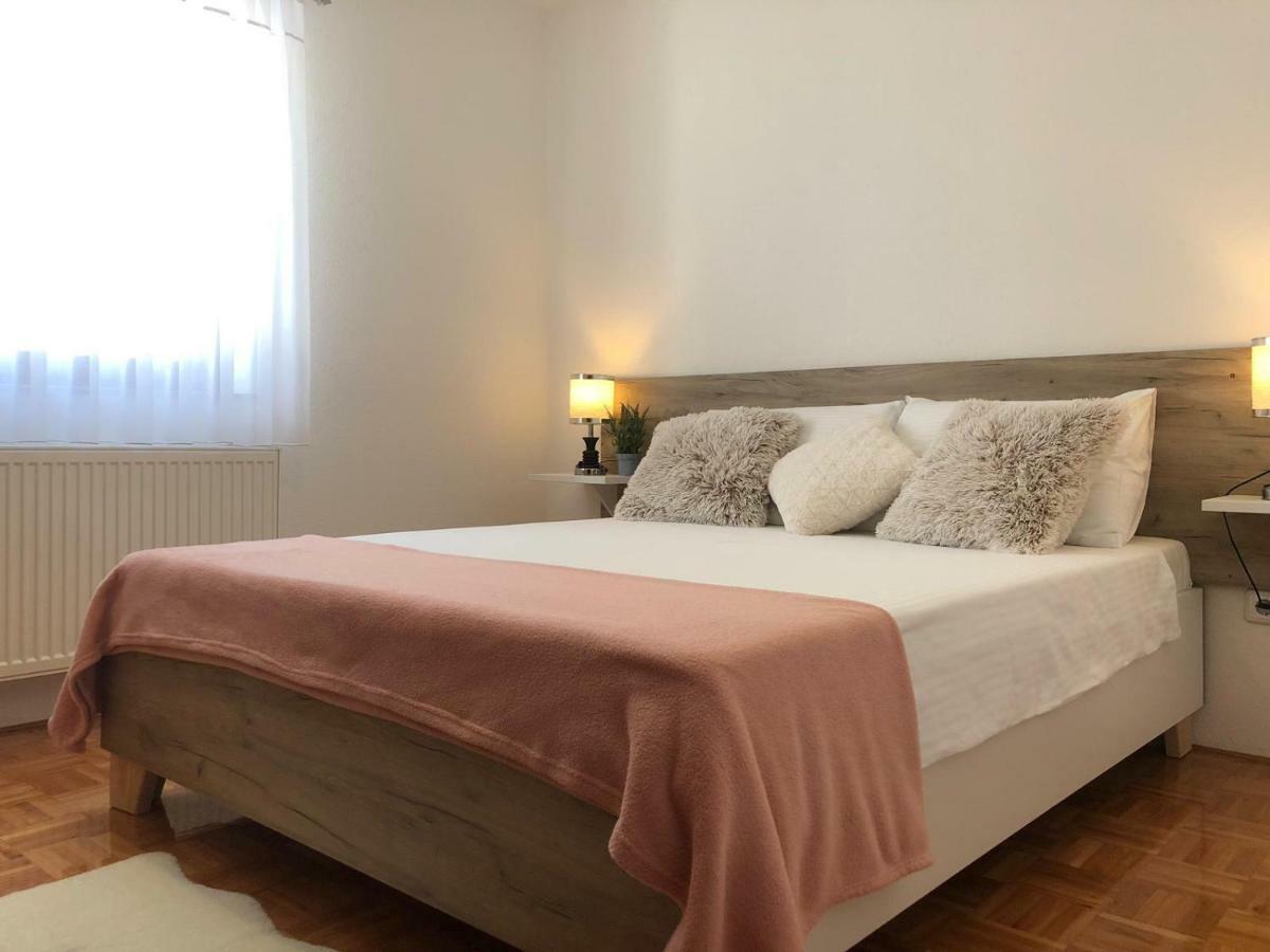 Apartment Golden Fields Смолянаць Екстер'єр фото