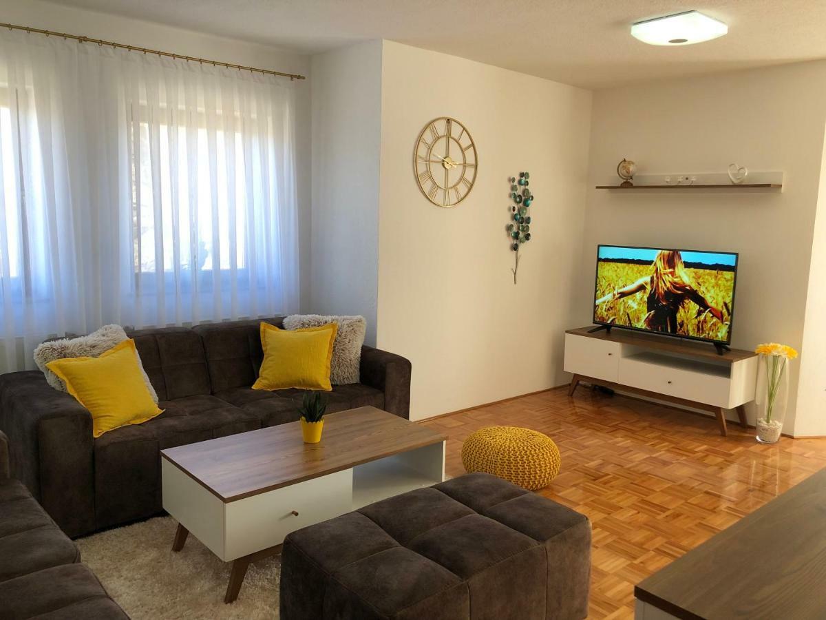 Apartment Golden Fields Смолянаць Екстер'єр фото
