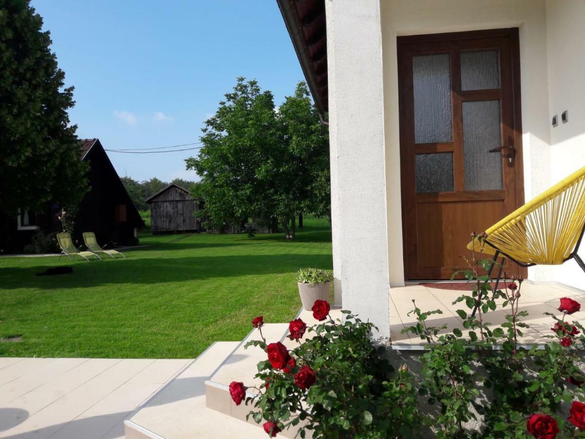 Apartment Golden Fields Смолянаць Екстер'єр фото