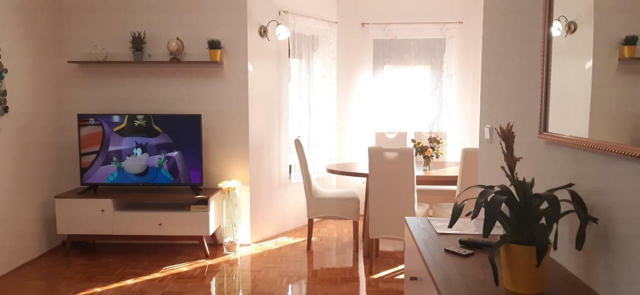 Apartment Golden Fields Смолянаць Екстер'єр фото