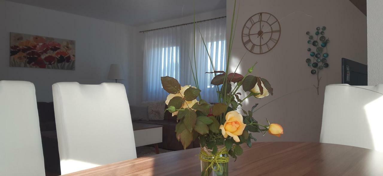 Apartment Golden Fields Смолянаць Екстер'єр фото